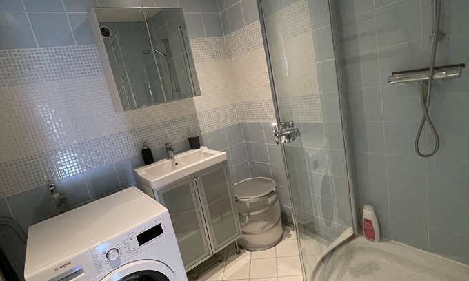 Duivendrecht Apartment | Spacious apartment with easy access to Amsterdam center!