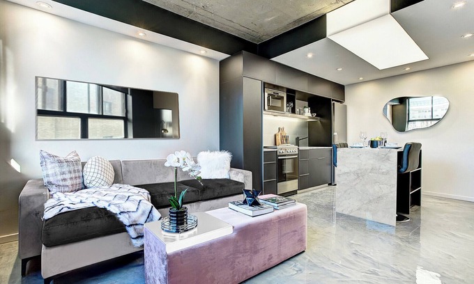 Shaughnessy Village Apartment | Spacious Apartment near McGill