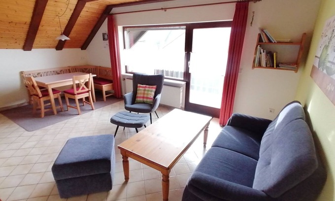Haundorf Apartment | Spacious apartment with balcony, garden and free WiFi