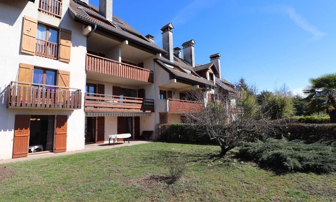 Annecy-le-Vieux Apartment | Spacious Apartment with Private Garden and Parking in Quiet Area