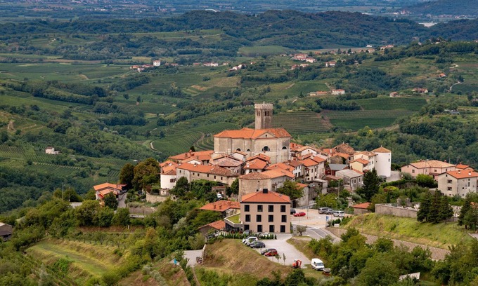 Brda Apartment | Spacious App Breza With Amazing View, Kojsko, Slovenia