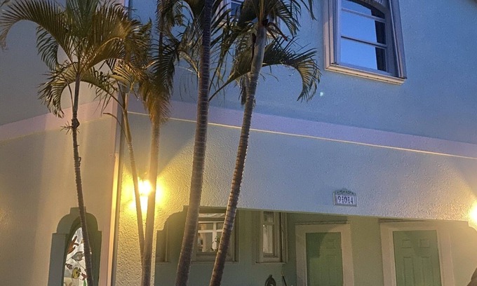 Nettles Island House | Spacious Beach House in Nettles Island Hutchinson Beach