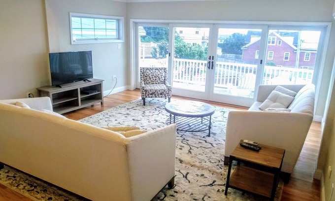 Newport House | SPACIOUS Beachside Family Oasis: 5BR/4BA Home Steps to First Beach!