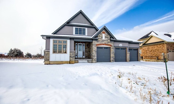 Carrying Place House | Spacious Brand New 4-Bed Retreat in Quinte West