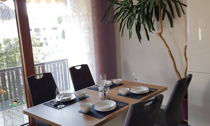 Haunstetten-West Apartment | Spacious, bright apartment with balcony in the south of Augsburg