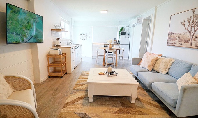 Forrest Hill House | Spacious, bright & central home with all amenities