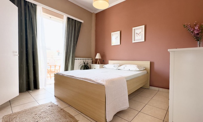 Lavreotiki Apartment | Spacious & Bright flat with balcony