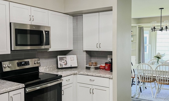 Eau Claire House | Spacious & Centrally located 3 bedroom and 2 bath