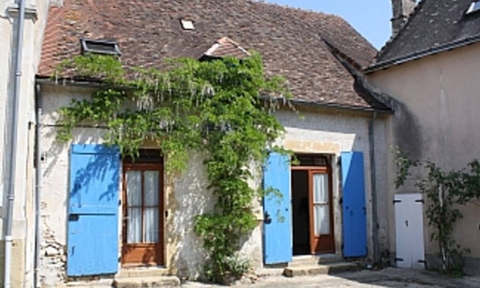 Brigueil-le-Chantre House | Spacious Child Friendly 3 Bed House With Large Garden In Charming Village.