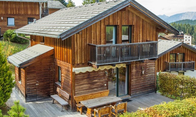 Annaberg im Lammertal Ski Chalet | Spacious Chalet in Annaberg-Lungötz with Sauna