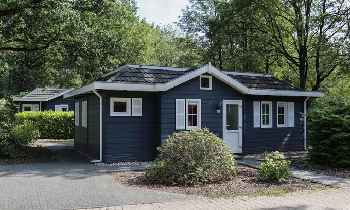 Hooghalen House | Spacious chalet for six, perfect for families in Drenthe.