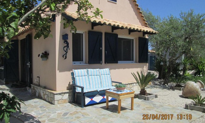 Messini House | Spacious chalet on a plot of 4000m2 with fruit trees near the beach in Messinia