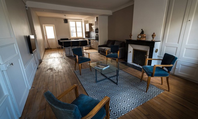 Mirecourt Apartment | Spacious character apartment in the center of Mirecourt