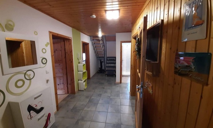 Gieselwerder Apartment | Spacious, child-friendly vacation apartment in the quiet Weser valley