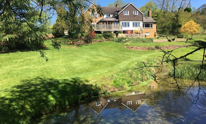 Stourport-on-Severn House | Spacious Country House near Stourport-on-Severn, Worcestershire, England
