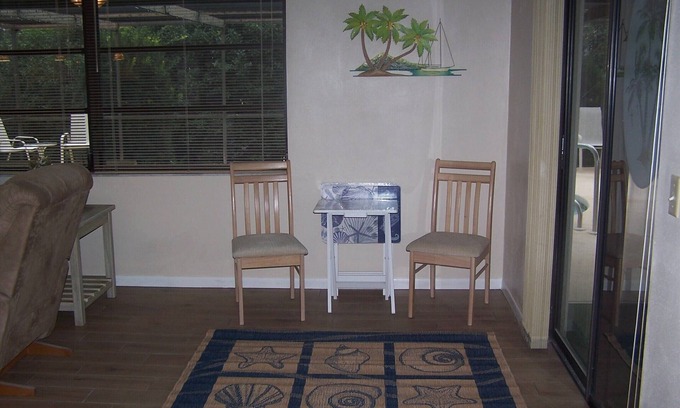 Spring Hill House | Spacious Coastal Retreat