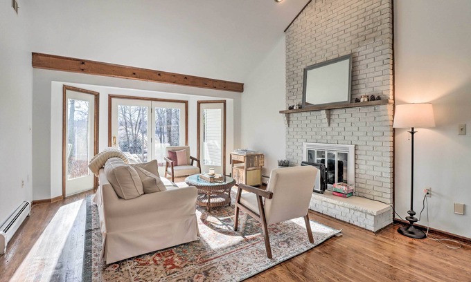 Columbia House | Spacious Columbia Home ~ 9 Mi to Water Gap!