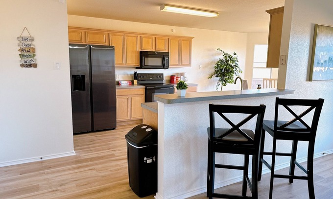 South Arlington House | Spacious & Comfy Home , Pets Friendly