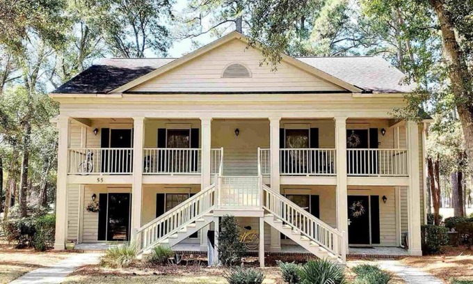 Pawleys Island Condo | Spacious condo on Jack Nicklaus Signature Golf Course overlooking 10th Tee Box.
