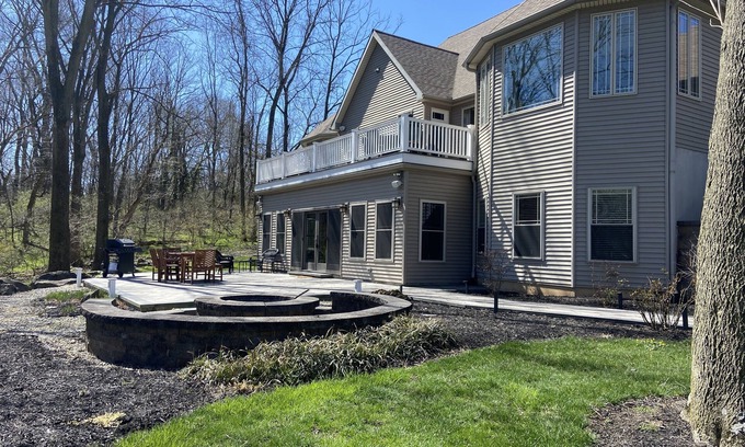 Bausman House | Spacious Conestoga Manor Venue