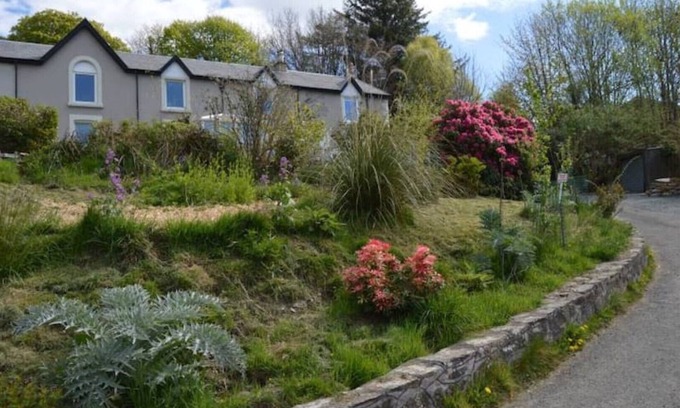 Kilcreggan Cottage | Spacious cottage with stunning loch views