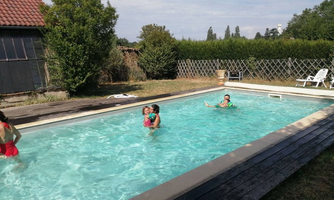 Magnac-Laval House | Spacious country house with swimming pool and large garden