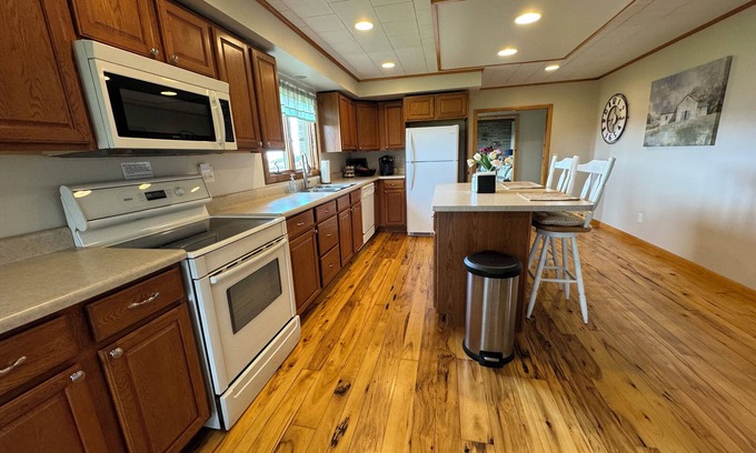Markleton House | Spacious Country Home nestled in the Laurel Highlands on 3 acres of private land