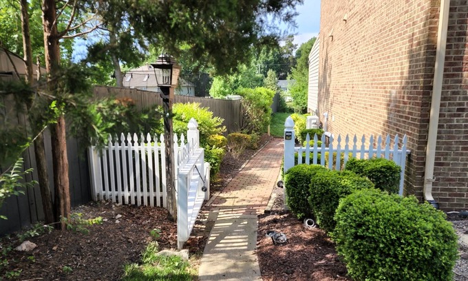 West End House | Spacious & Cozy Private Suite | Minutes to DC