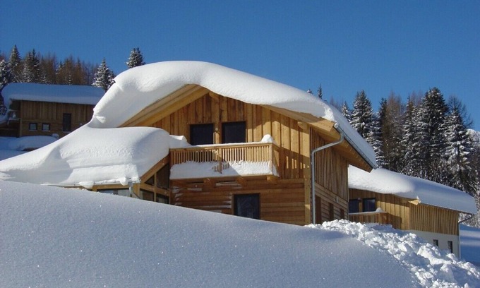 Annaberg im Lammertal Ski Chalet | spacious detached holiday house with winter garden