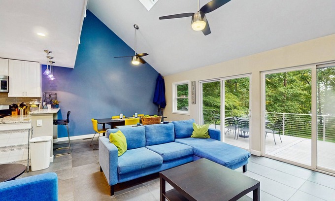 Bumpass House | Spacious dog-friendly house with ping pong table, deck & grill