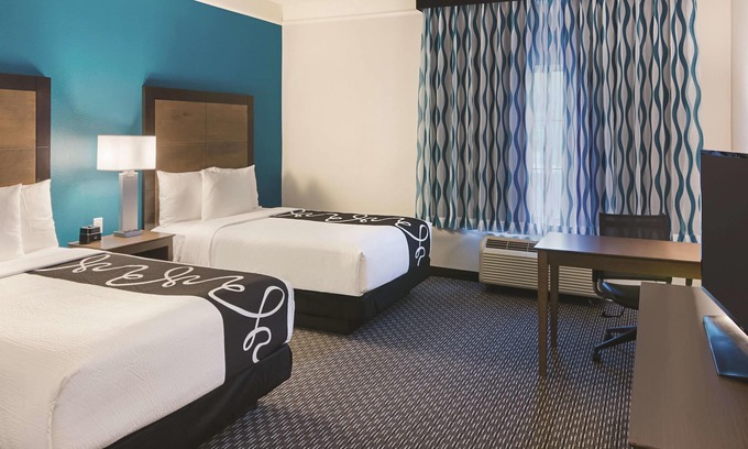 Orlando Hotel | Spacious Double Beds Room, La Quinta Inn & Suites, Free Breakfast, UCF Nearby