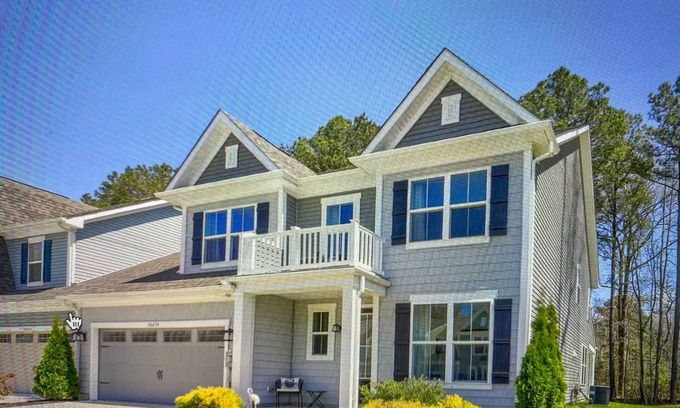 Millville House | Spacious End-unit Town house w/lots of Amenities