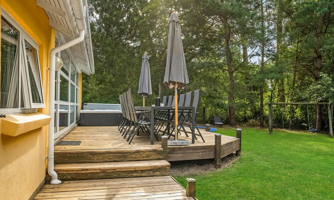 Bøtø By House | Spacious, family-friendly cottage with sauna, pool and outdoor jacuzzi.