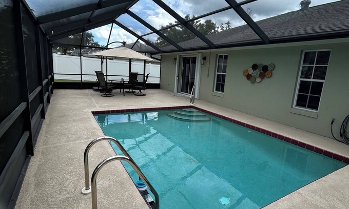 Sebring House | Spacious Family friendly home across from Lake Jackson, near downtown Sebring.
