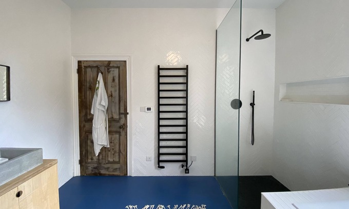 New Cross House | Spacious family house in the Telegraph Hill Conservation Area, Inner London.