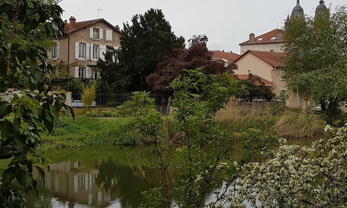 Saint-Nicolas-de-Port Apartment | Spacious Riverside Apartment for 6 near Nancy – Modern Amenities, Free Parking, WiFi Included