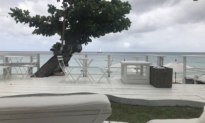 Speightstown House | Spacious, gated, quiet, open-plan with garden, pool, 2 ensuite bedrooms