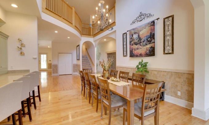 Albany House | Spacious Georgia Vacation Rental with Large Deck