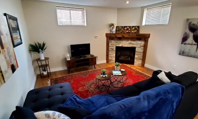 Stoney Creek Apartment | Spacious Guest Suite