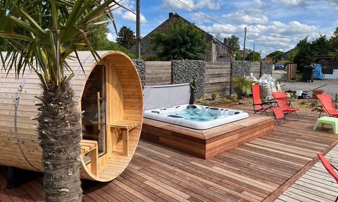Beausaint House | Spacious Holiday Home La Roche-en-Ardenne withPool