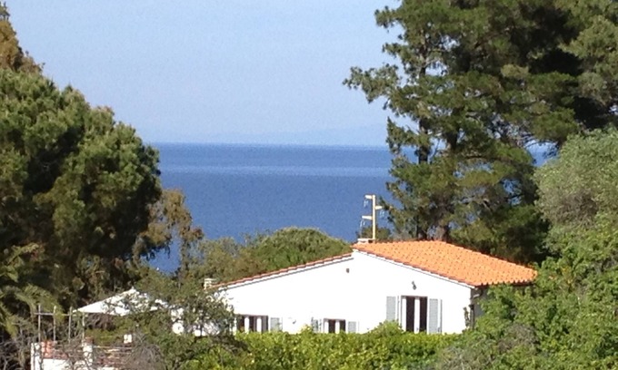 Sant' Andrea House | Spacious holiday home with sea views and garden near the beach on Elba Island