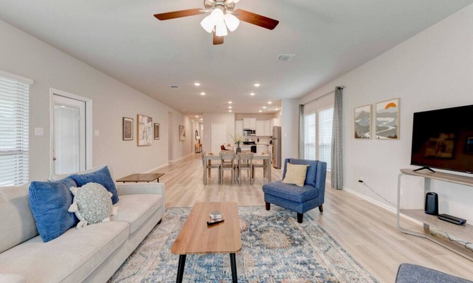 Bell County House | Spacious Haven for Workers in South Temple