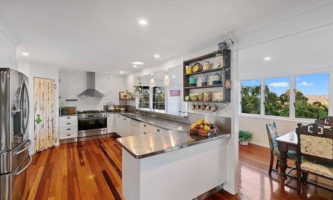 Hunchy House | Spacious Hinterland Property Gatherings near Montville sleeps 28