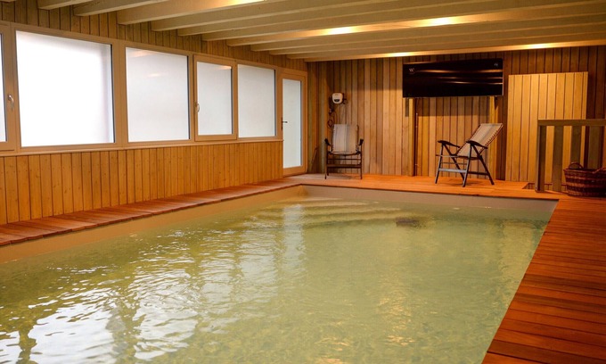 Beaumotte-Aubertans Cottage | Spacious house with pool, spa, and parking near Besançon