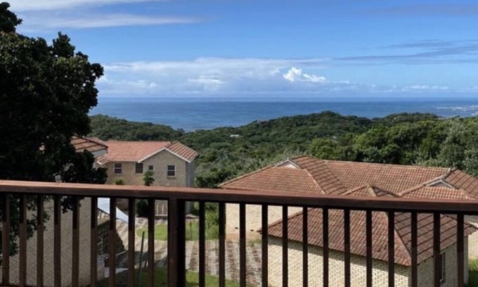 Amatola Coastal House | Spacious Holiday Home with Ocean Views