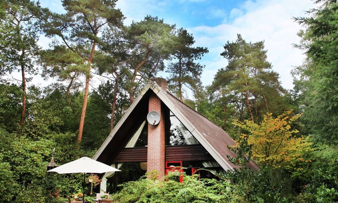 Eersel House | Spacious Holiday Home in Eersel with Open Fire