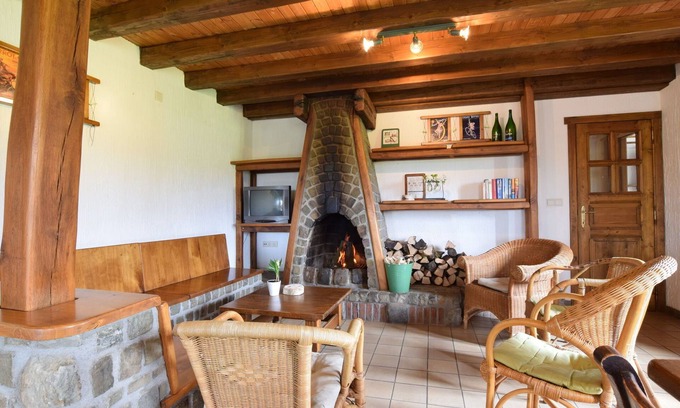 Nadrin House | Spacious Holiday Home in Houffalize with Barbecue