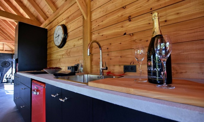 Herveld House | Spacious Holiday Home in Herveld with Pool