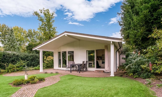 Stegeren House | Spacious holiday home in Stegeren with shared pool