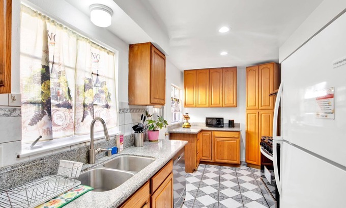 Baldwin Park House | Spacious Home Near Disneyland